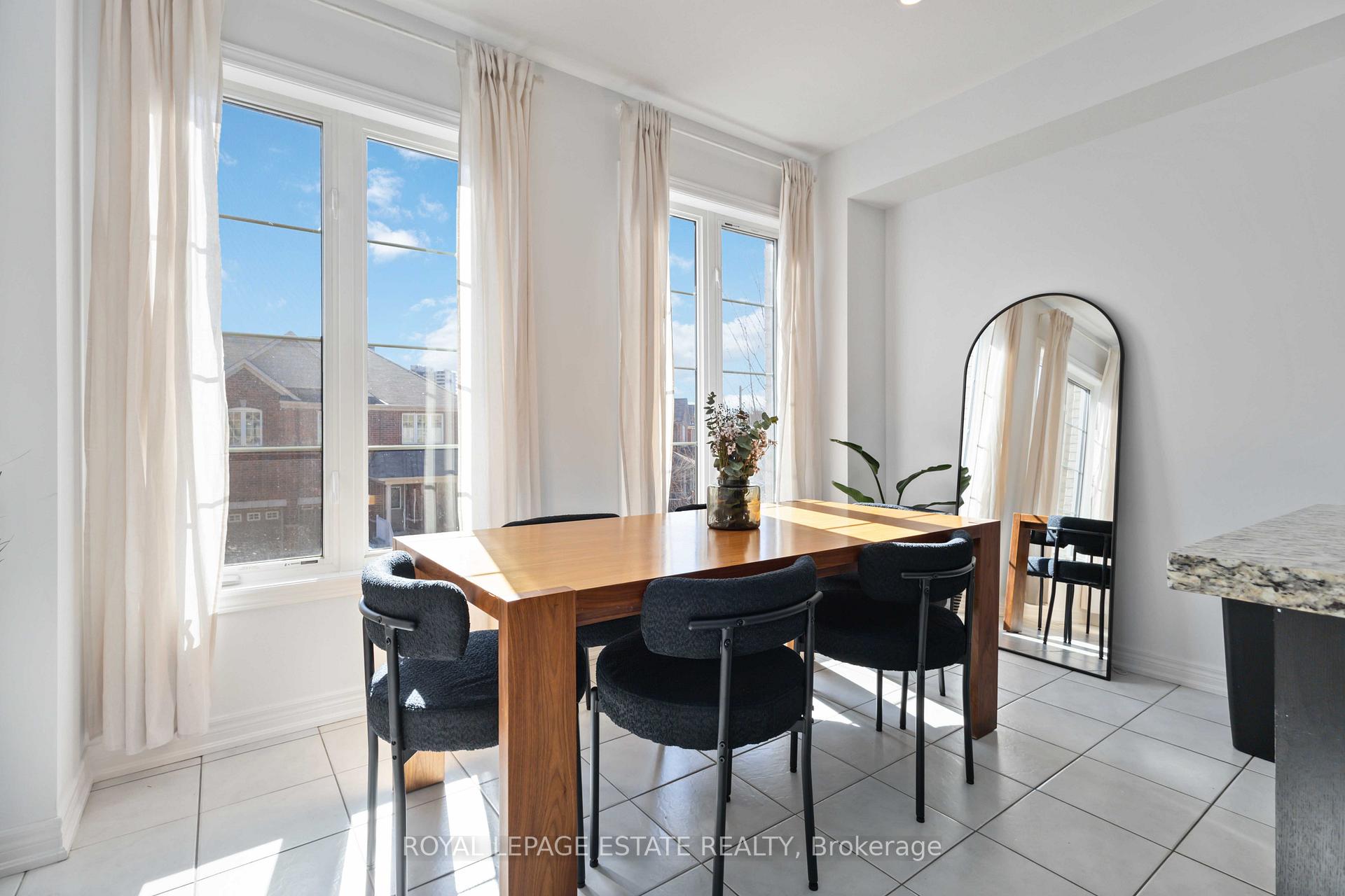 Photo 6 of 30 Belanger Crescent, Scarborough, Clairlea-Birchmount — HOMEH