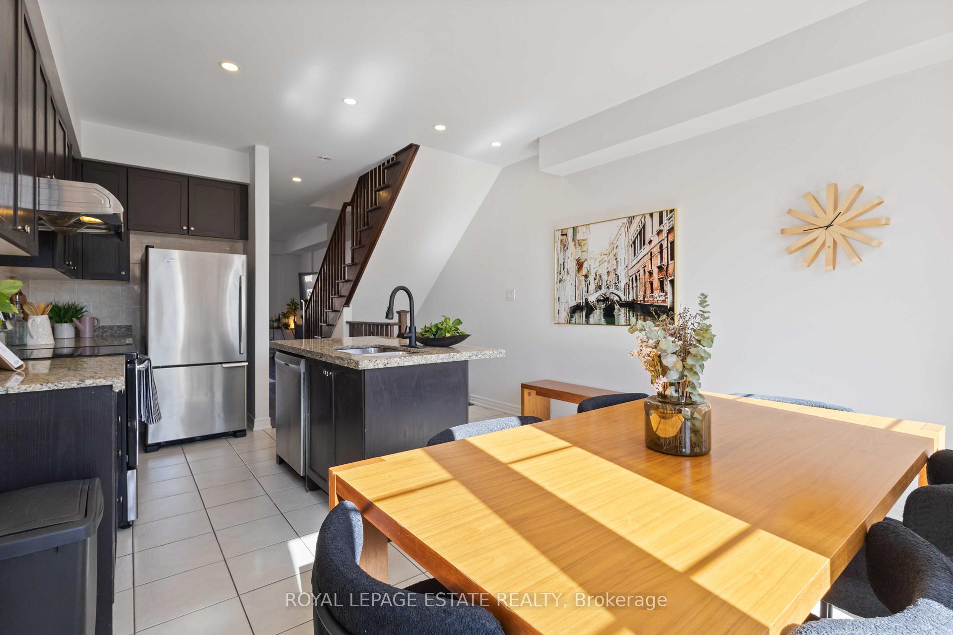 Photo 13 of 30 Belanger Crescent, Scarborough, Clairlea-Birchmount — HOMEH