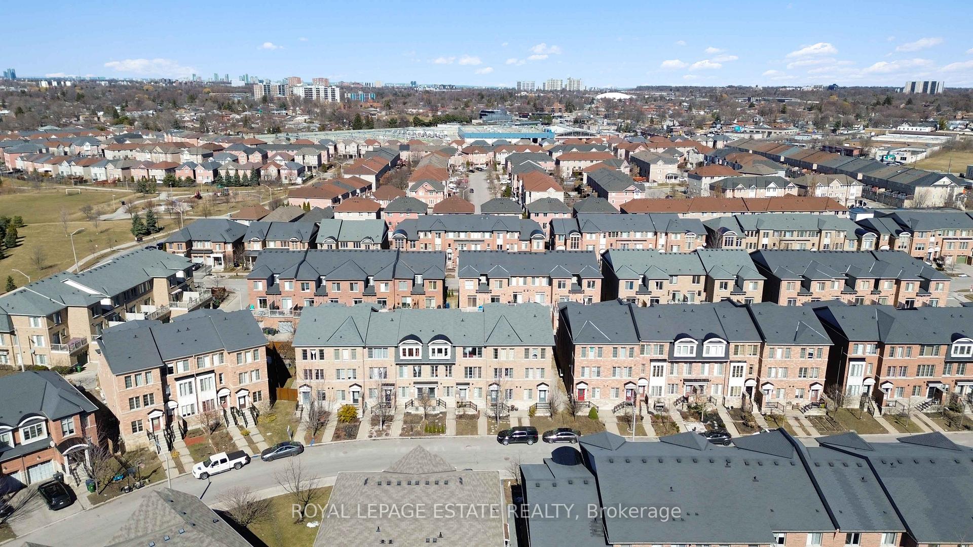 Photo 34 of 30 Belanger Crescent, Scarborough, Clairlea-Birchmount — HOMEH