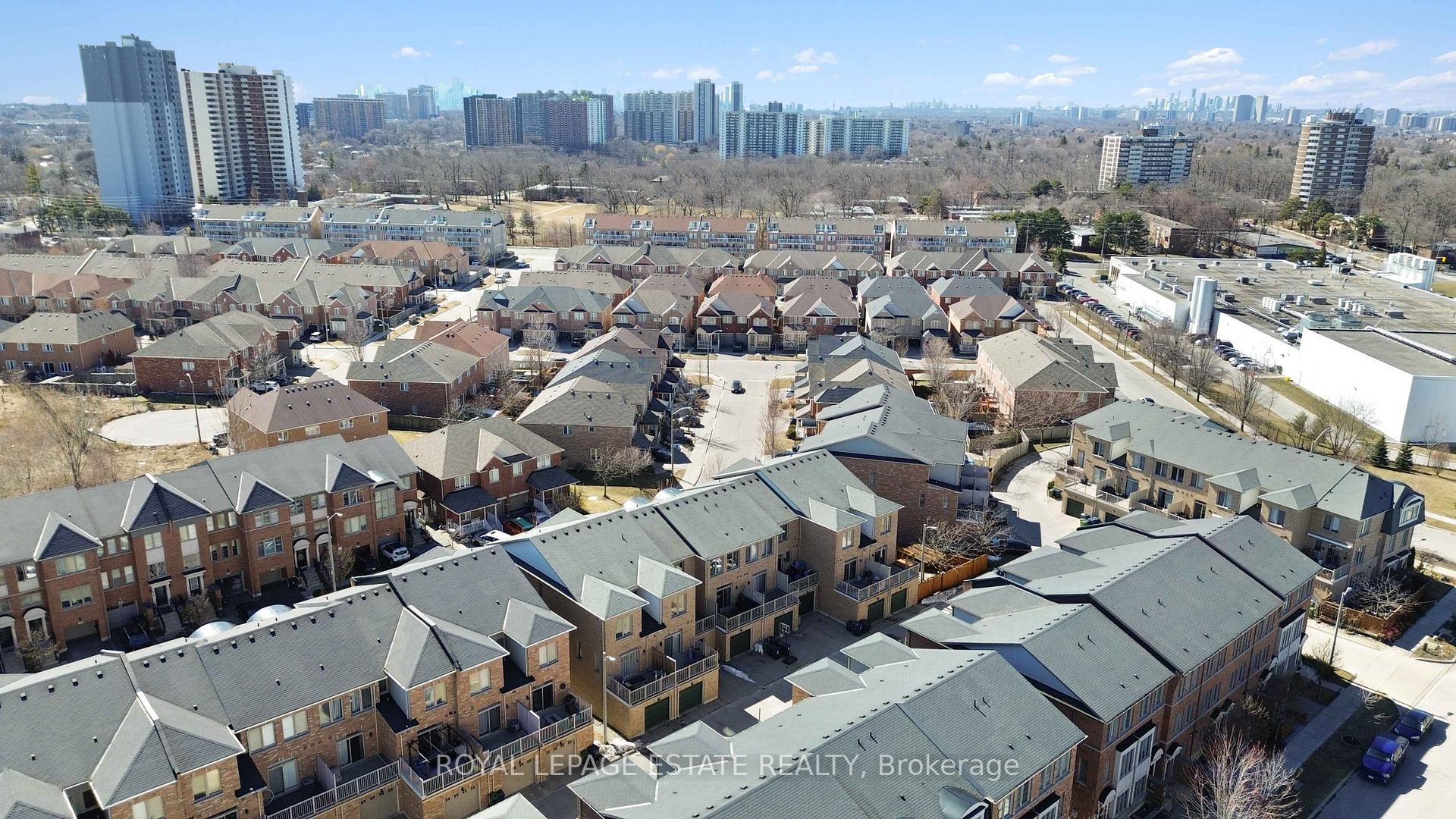 Photo 35 of 30 Belanger Crescent, Scarborough, Clairlea-Birchmount — HOMEH