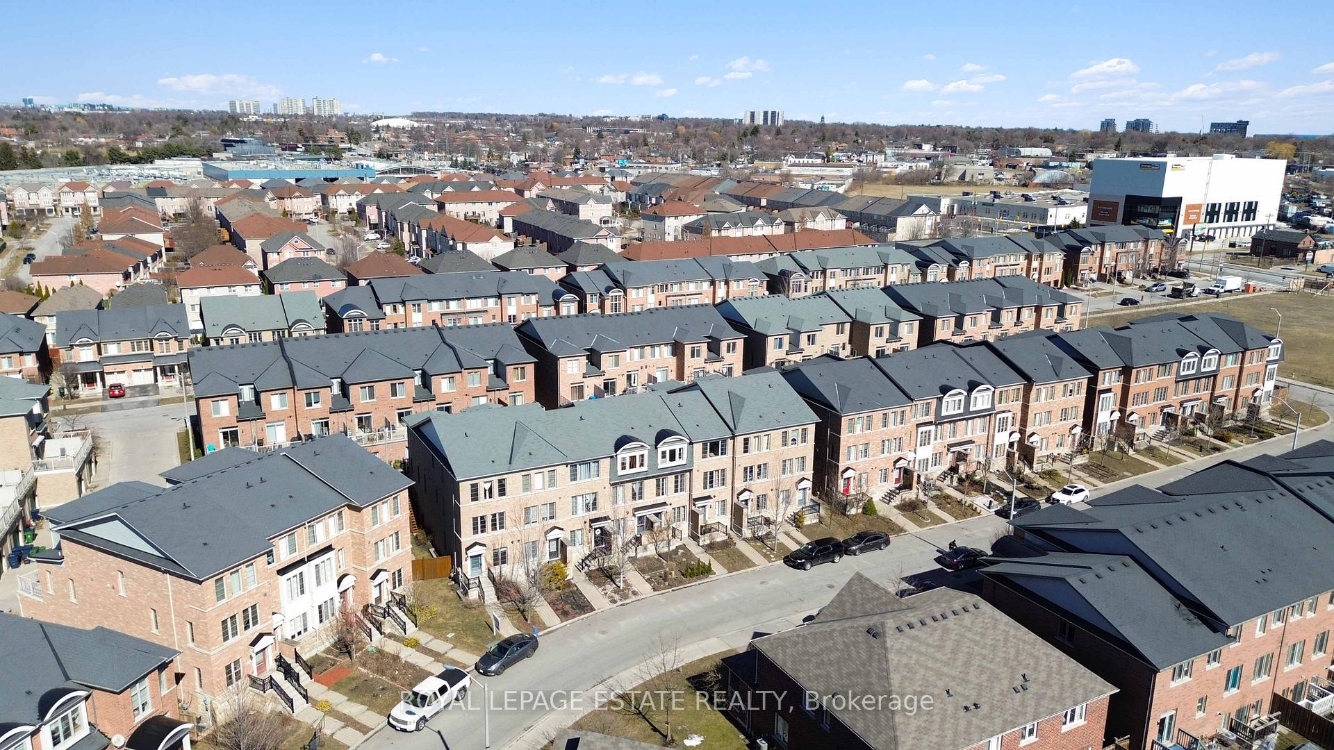 Photo 36 of 30 Belanger Crescent, Scarborough, Clairlea-Birchmount — HOMEH
