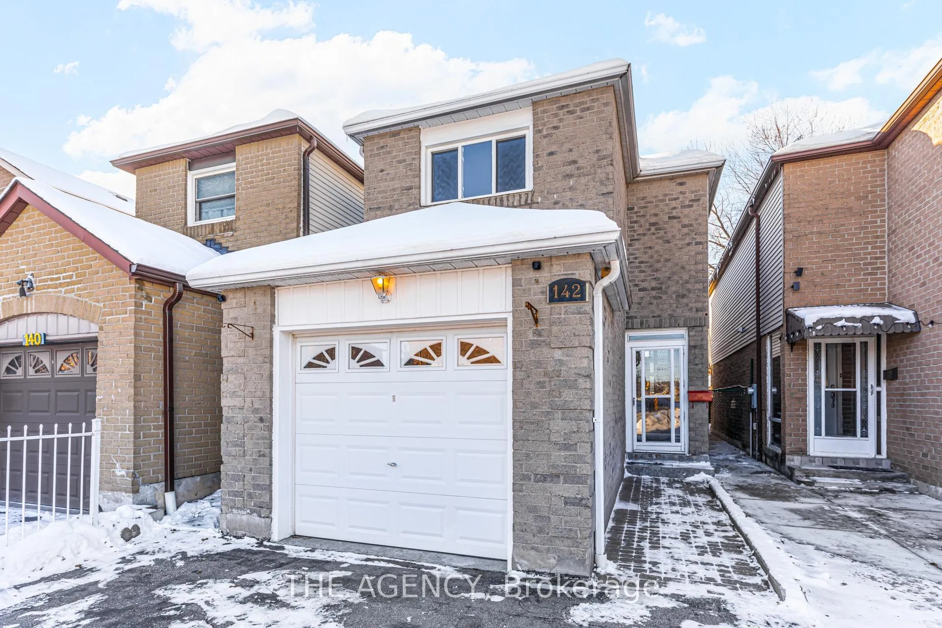 Front of 142 Greenbrae Circuit