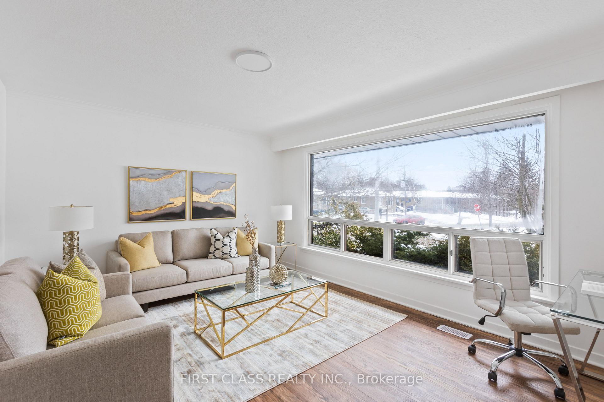 Photo 3 of 1 Hughey Crescent, Scarborough, Ionview — HOMEH