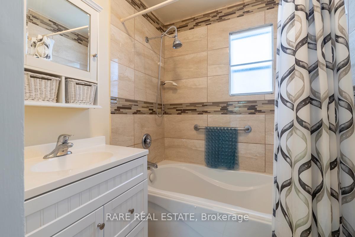 Photo 11 of 18 Galbraith Avenue, Toronto, O'Connor-Parkview — HOMEH
