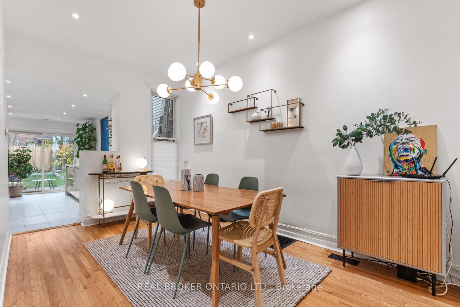 Photo 1 of 754 Adelaide Street W, Toronto, Niagara — HOMEH