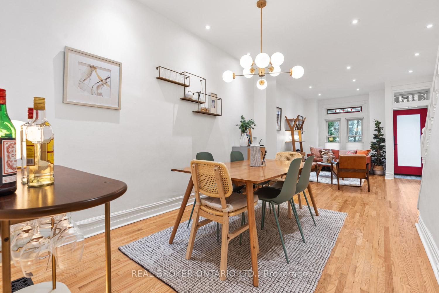 Photo 12 of 754 Adelaide Street W, Toronto, Niagara — HOMEH