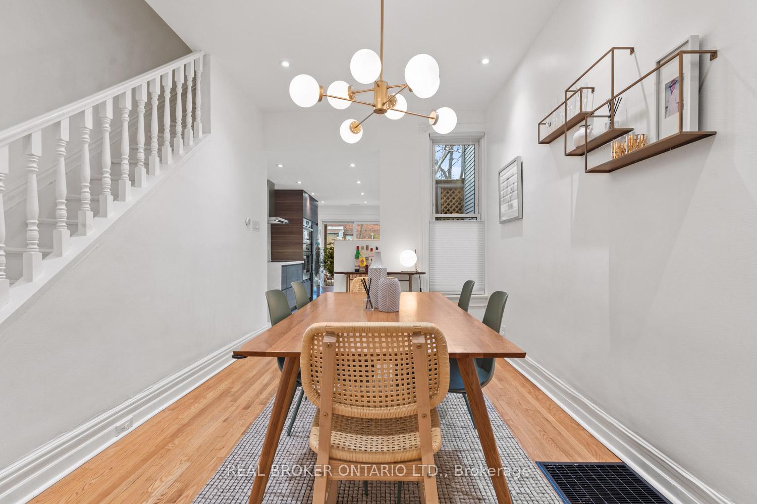 Photo 5 of 754 Adelaide Street W, Toronto, Niagara — HOMEH