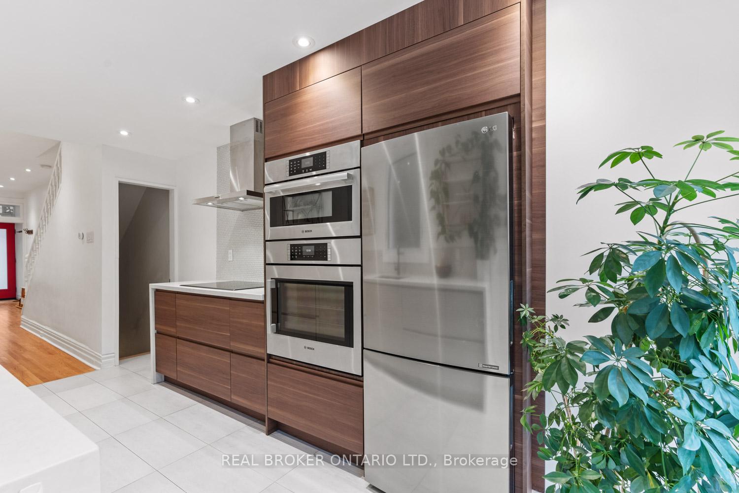 Photo 9 of 754 Adelaide Street W, Toronto, Niagara — HOMEH