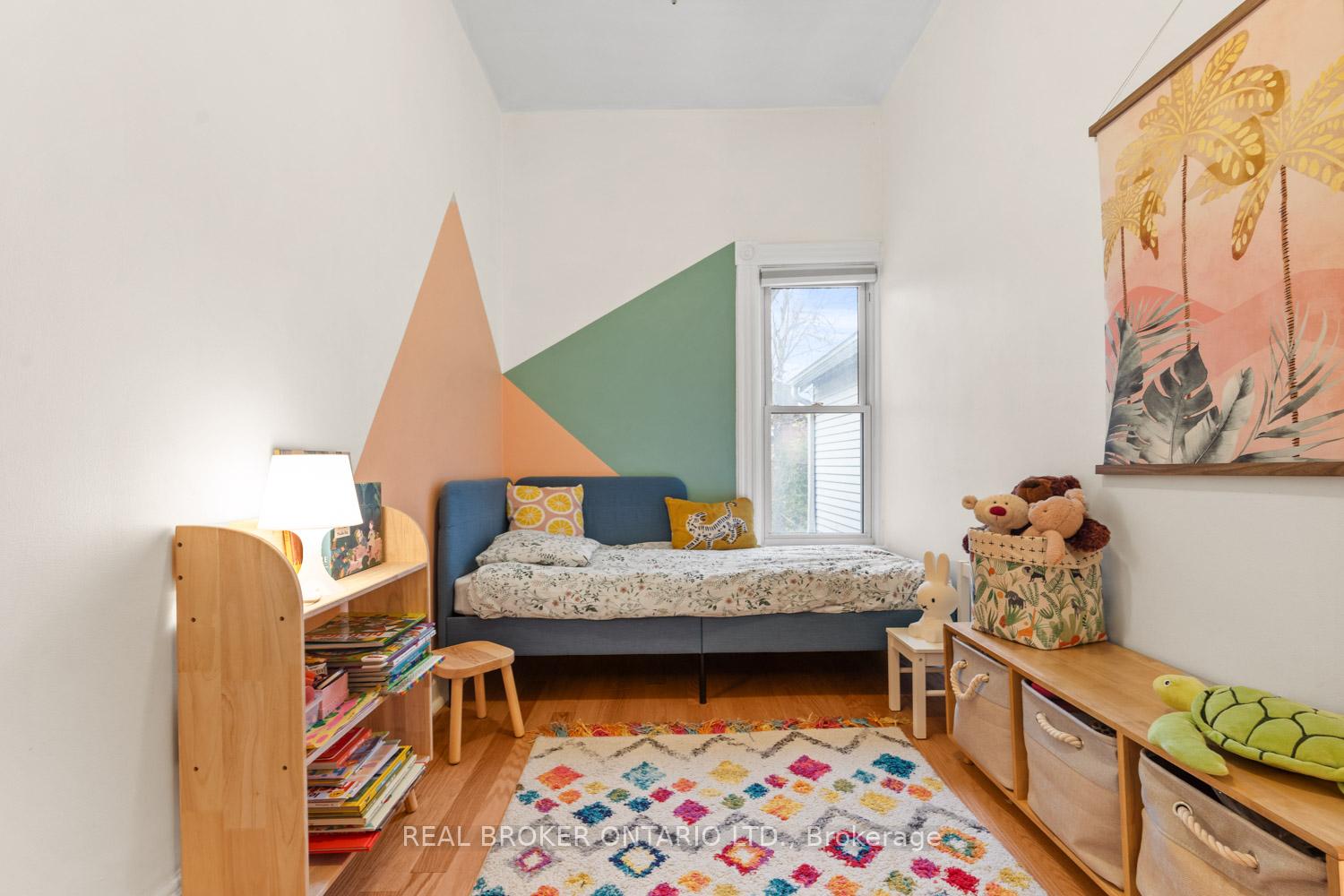 Photo 18 of 754 Adelaide Street W, Toronto, Niagara — HOMEH