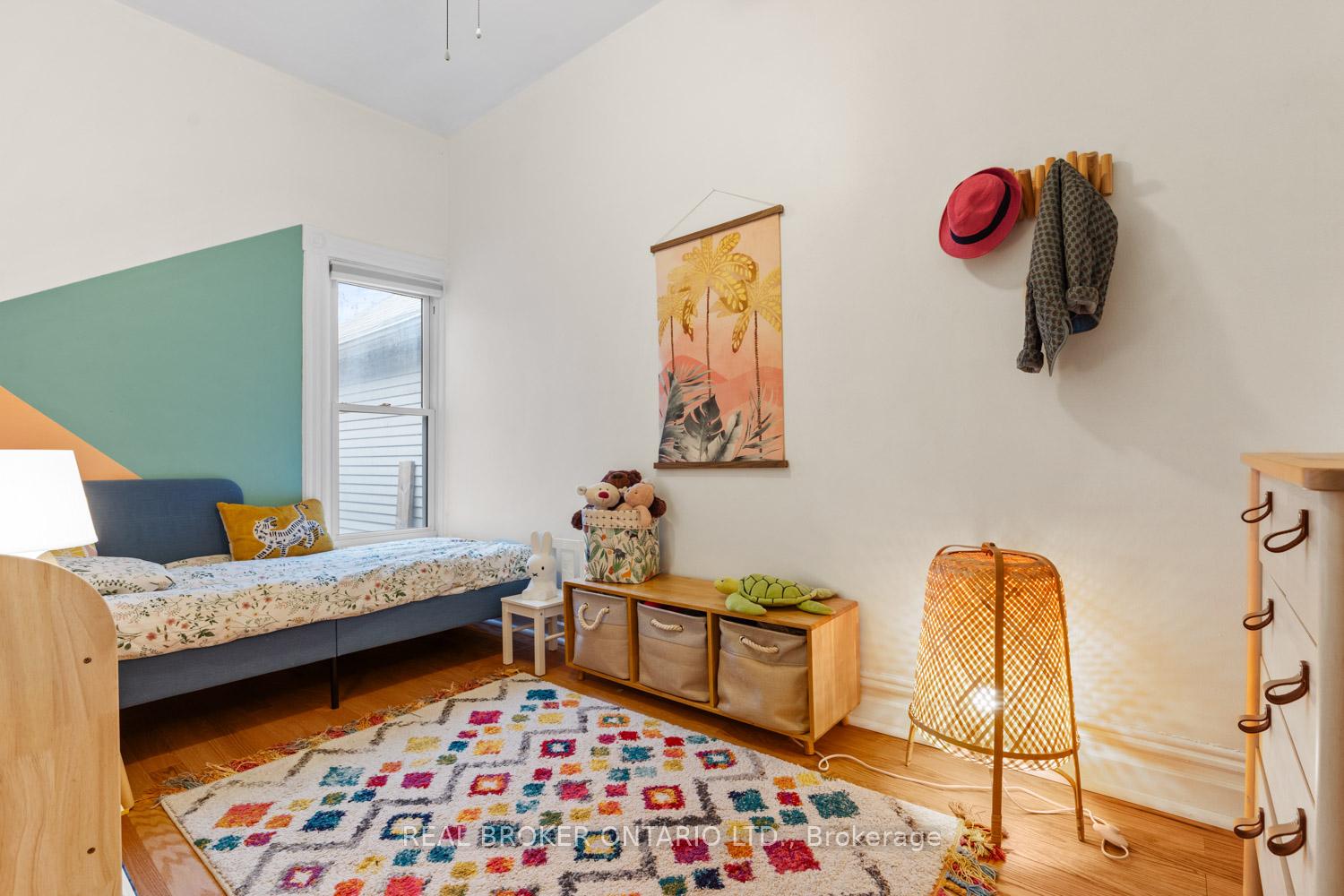 Photo 15 of 754 Adelaide Street W, Toronto, Niagara — HOMEH