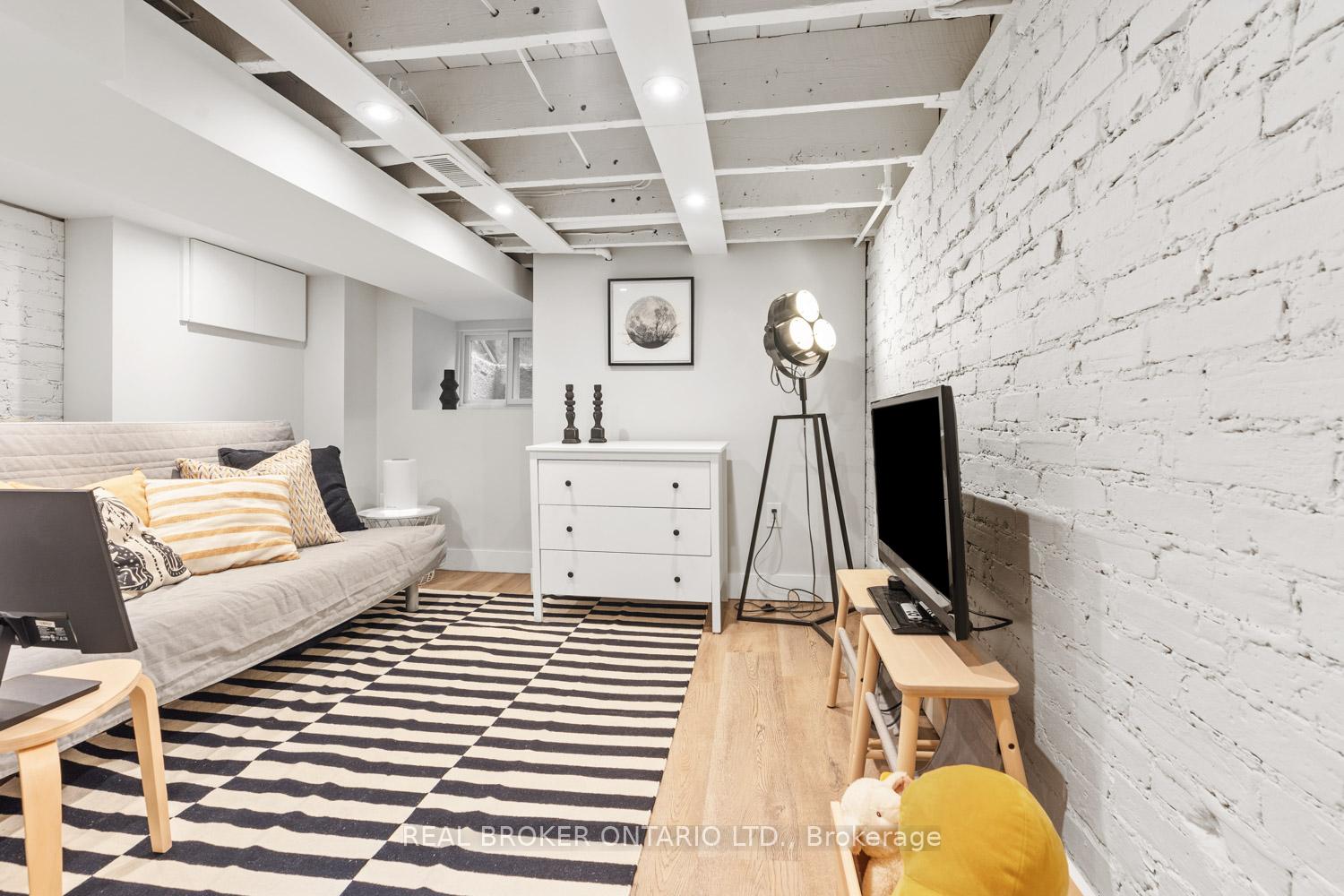 Photo 31 of 754 Adelaide Street W, Toronto, Niagara — HOMEH