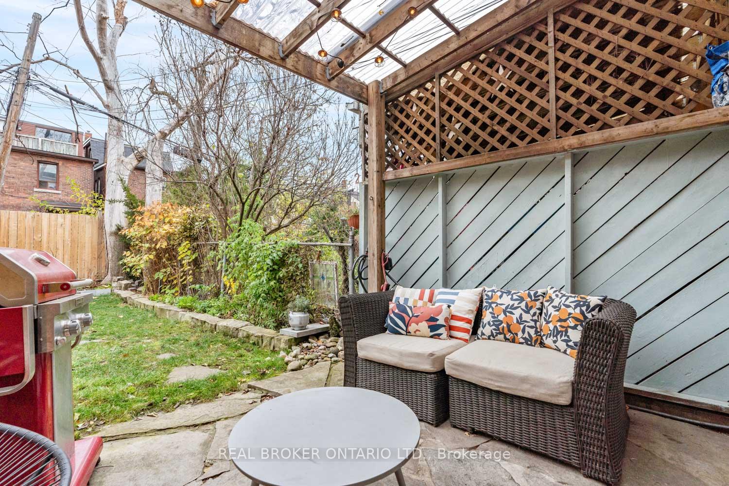 Photo 33 of 754 Adelaide Street W, Toronto, Niagara — HOMEH
