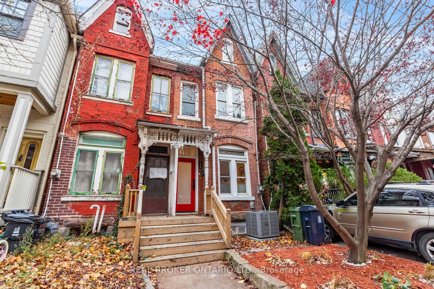 Photo 21 of 754 Adelaide Street W, Toronto, Niagara — HOMEH