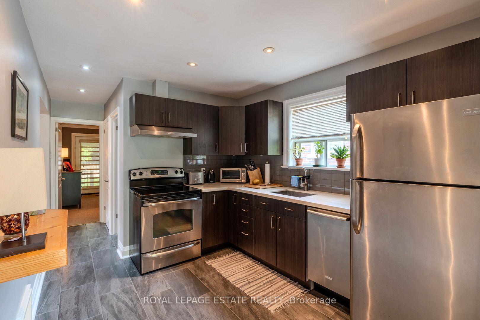Photo 3 of 210 Westview Boulevard, Toronto, O'Connor-Parkview — HOMEH