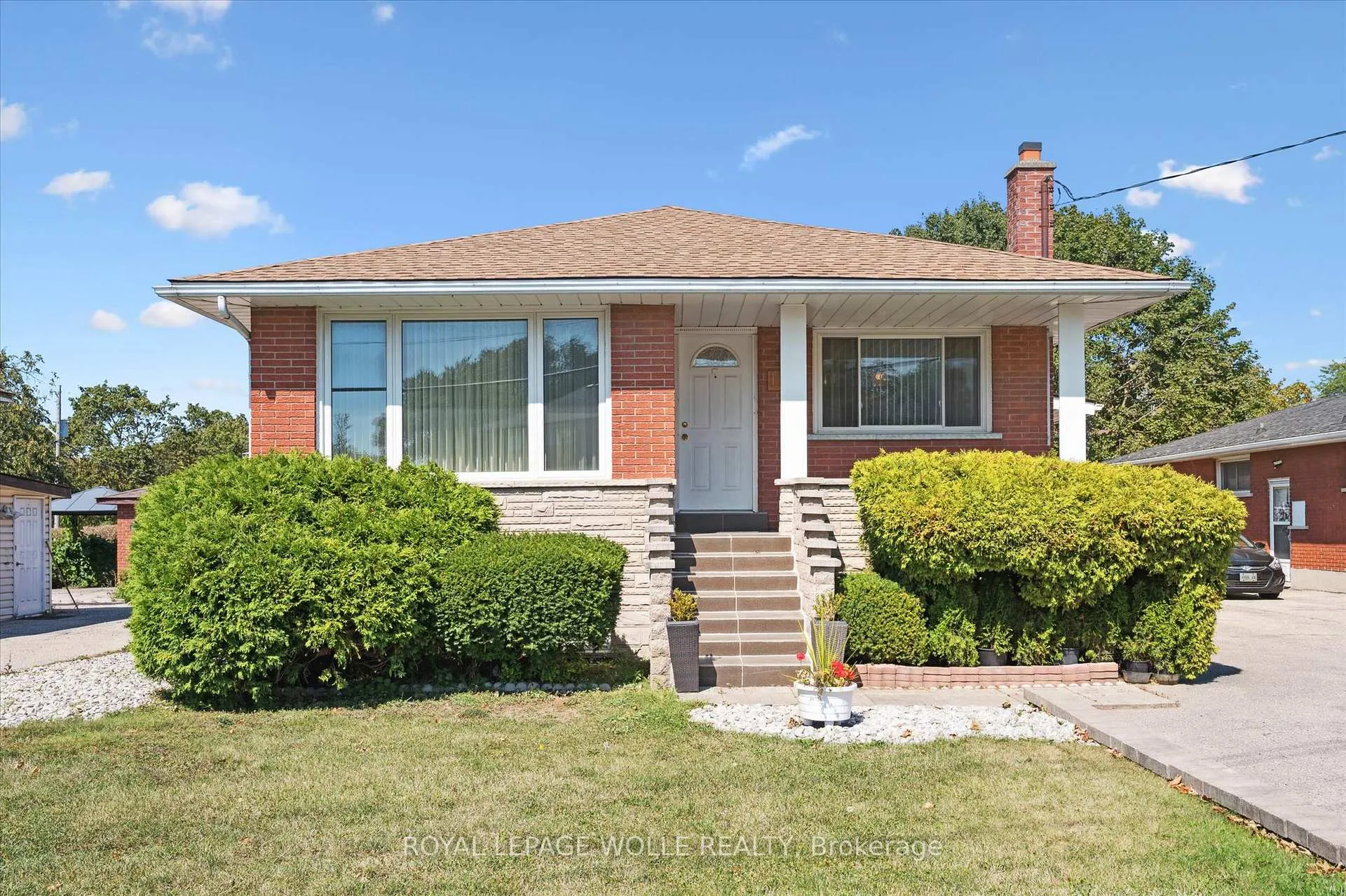 Photo 1 of 136 Fairway Road N, Kitchener — HOMEH