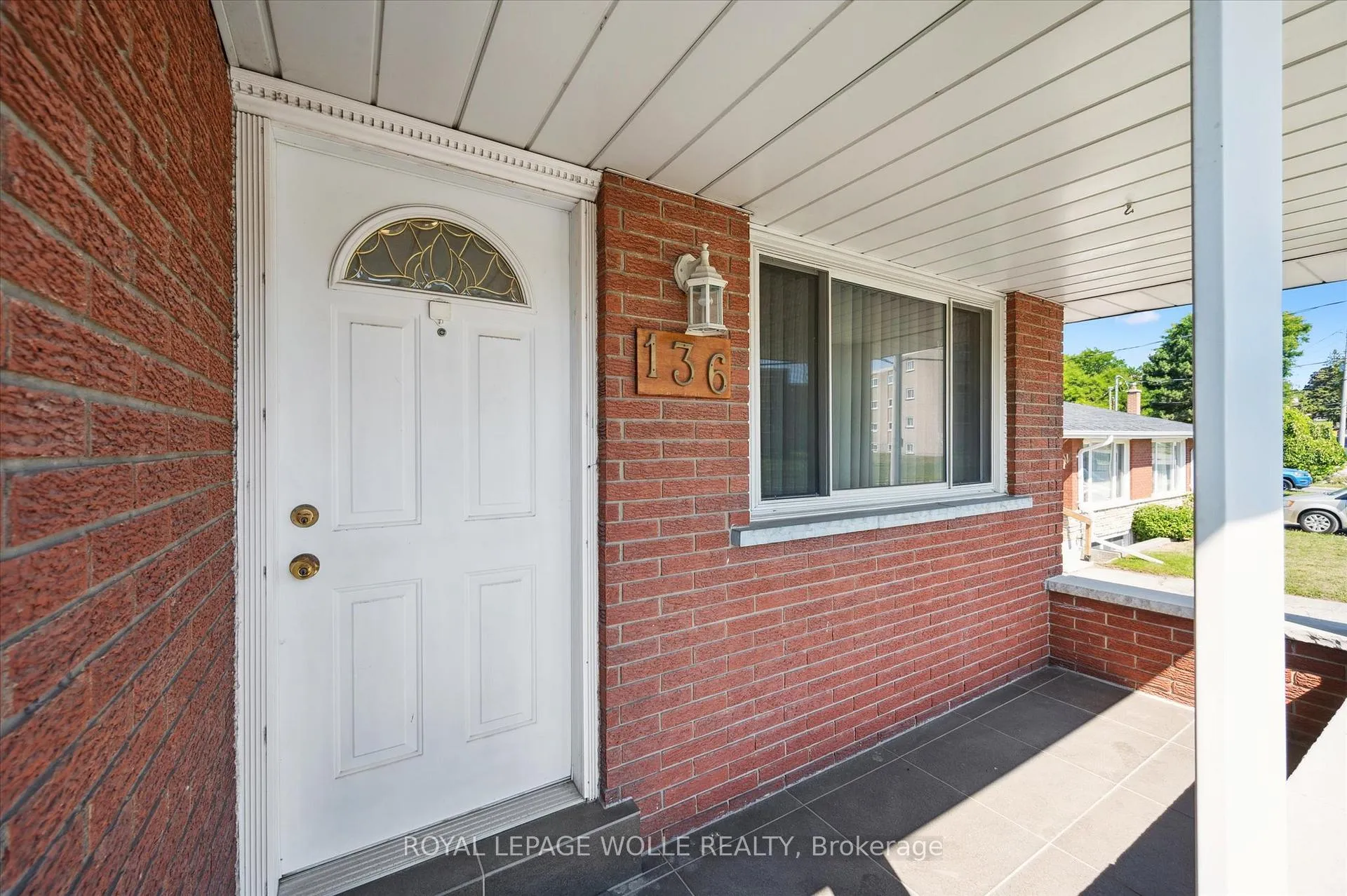 Photo 5 of 136 Fairway Road N, Kitchener — HOMEH