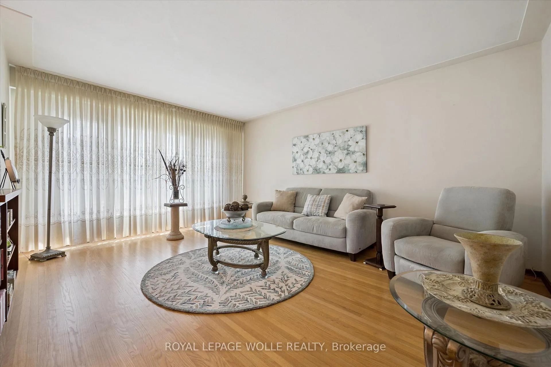 Photo 7 of 136 Fairway Road N, Kitchener — HOMEH