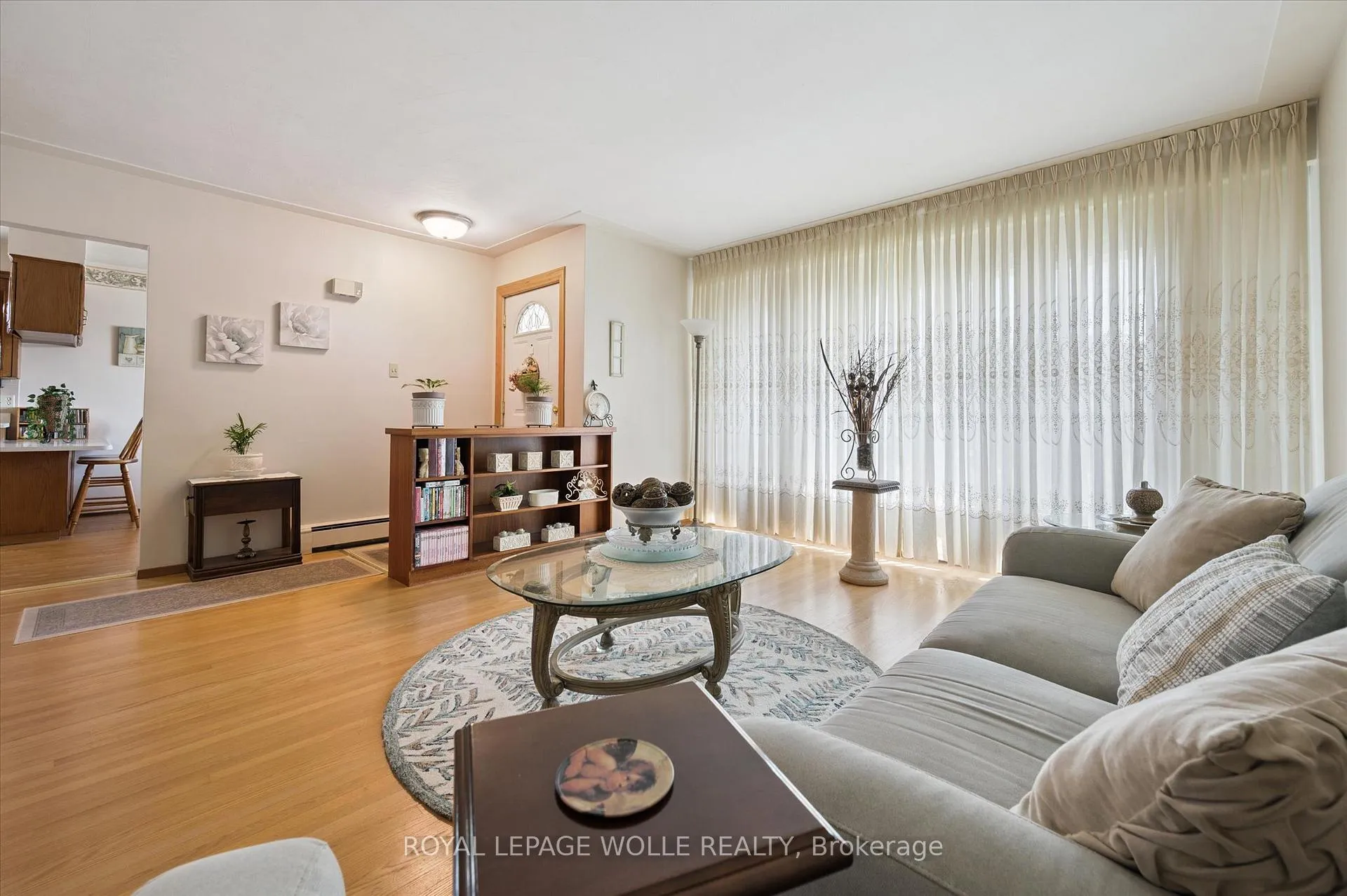 Photo 8 of 136 Fairway Road N, Kitchener — HOMEH
