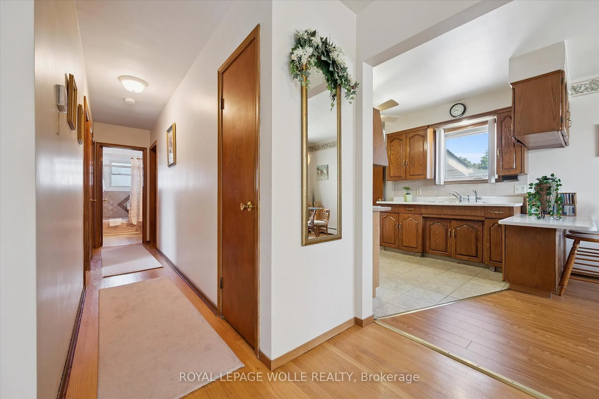 Photo 10 of 136 Fairway Road N, Kitchener — HOMEH