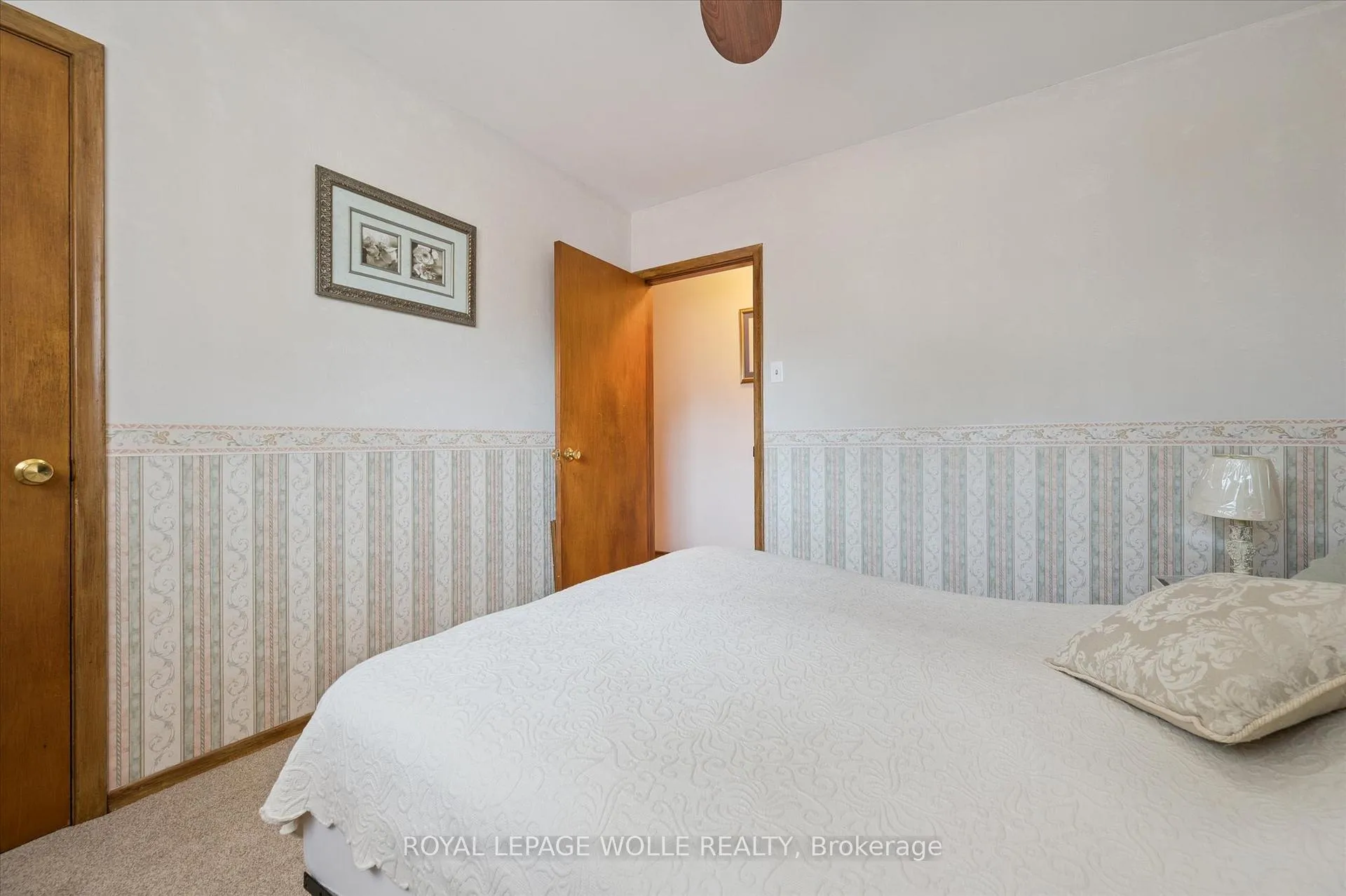 Photo 12 of 136 Fairway Road N, Kitchener — HOMEH