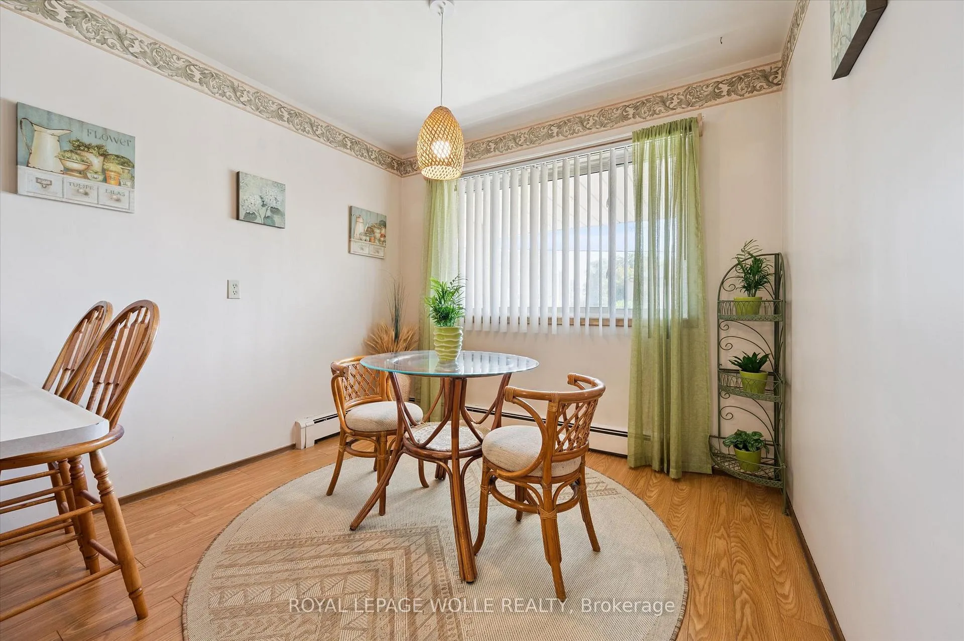 Photo 18 of 136 Fairway Road N, Kitchener — HOMEH
