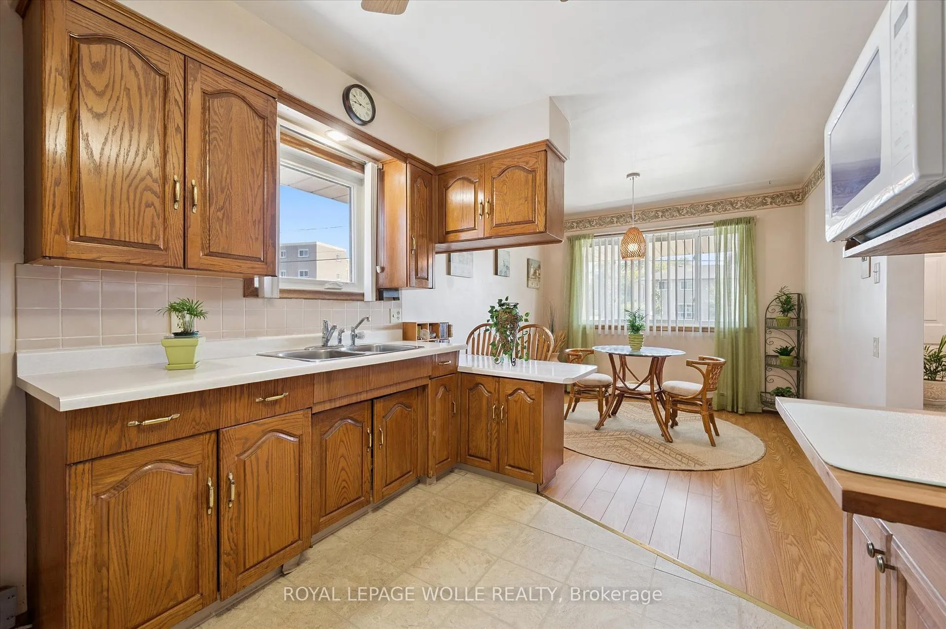 Photo 22 of 136 Fairway Road N, Kitchener — HOMEH