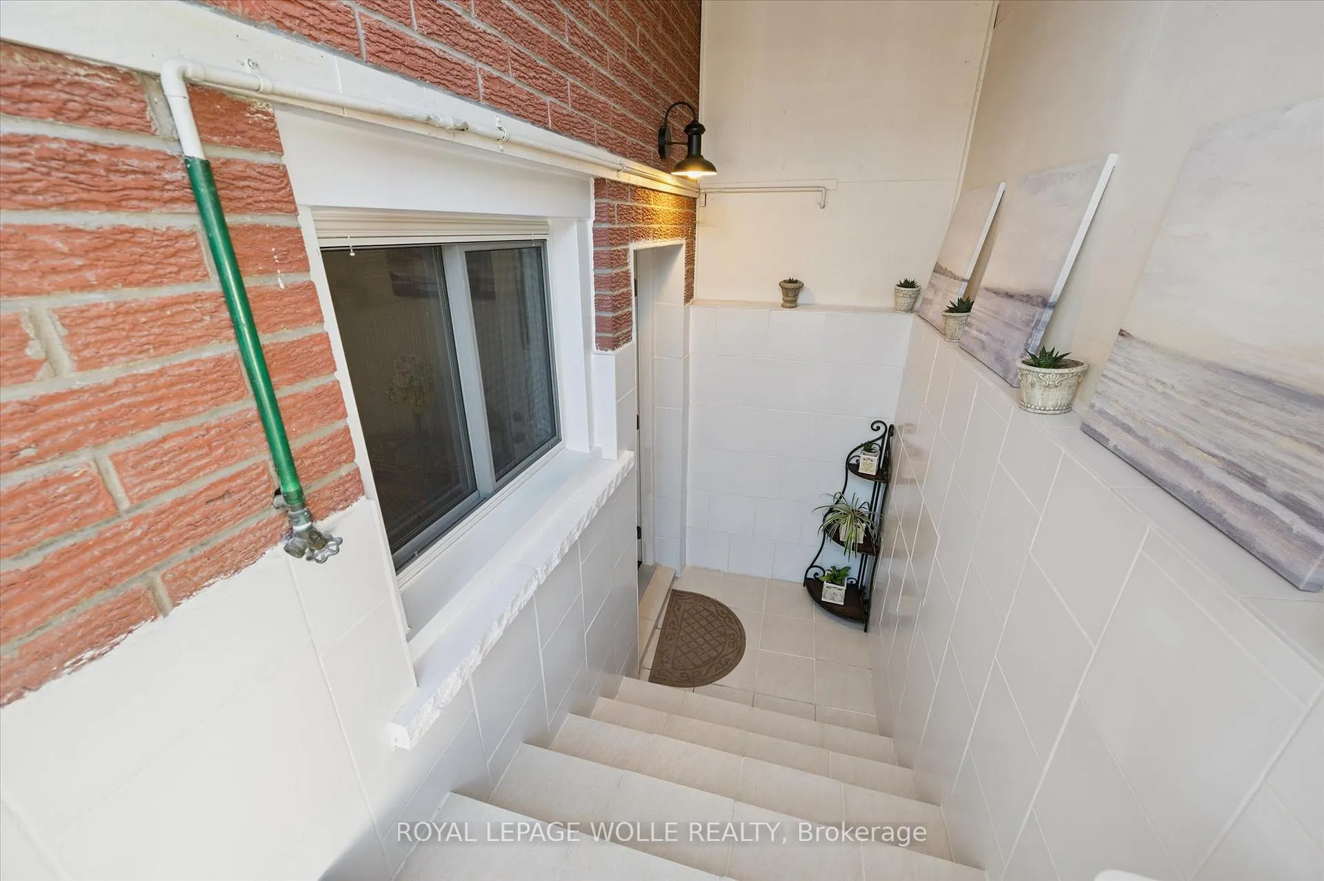 Photo 25 of 136 Fairway Road N, Kitchener — HOMEH