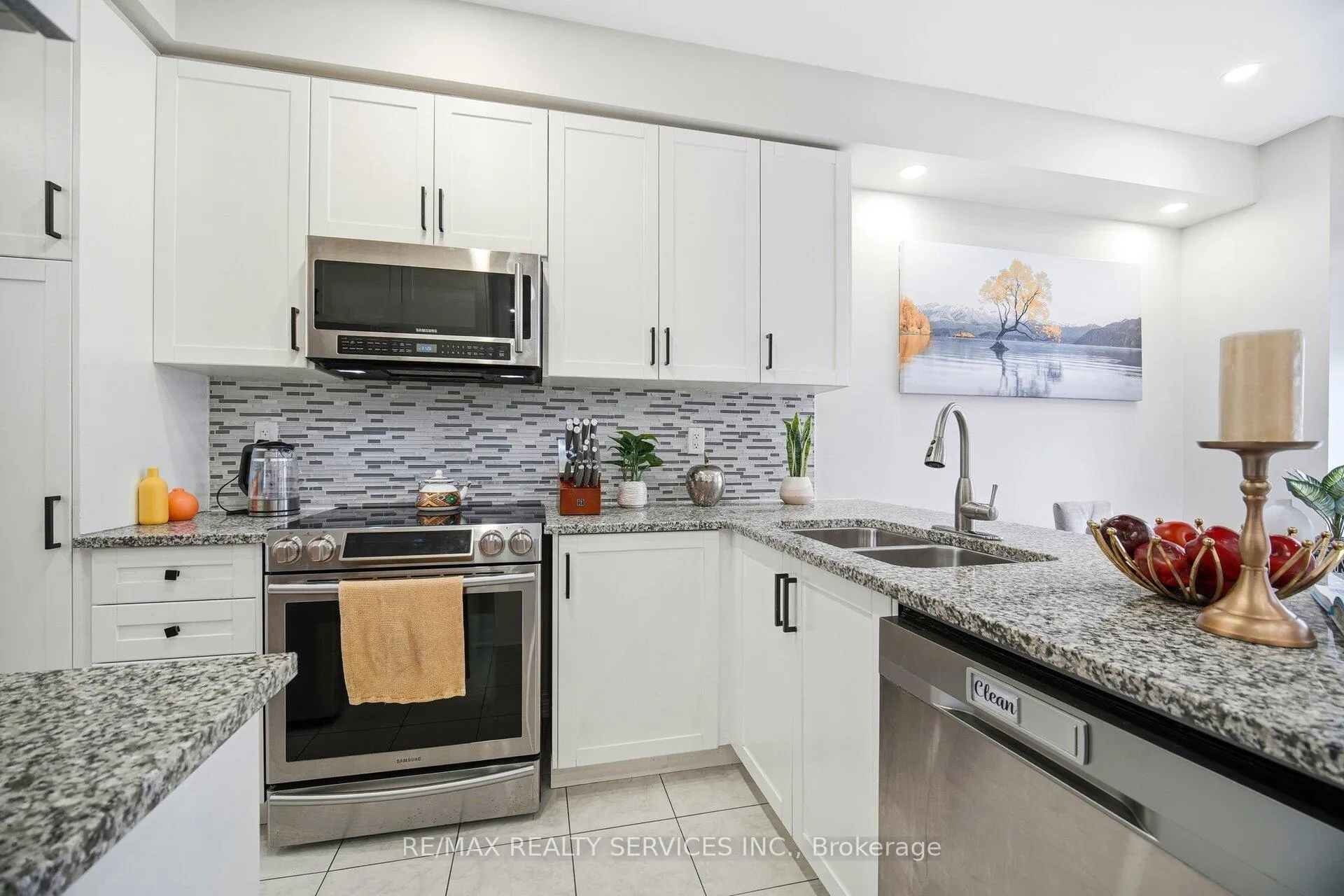 Photo 14 of 40 Abigail Crescent, Caledon, Rural Caledon — HOMEH