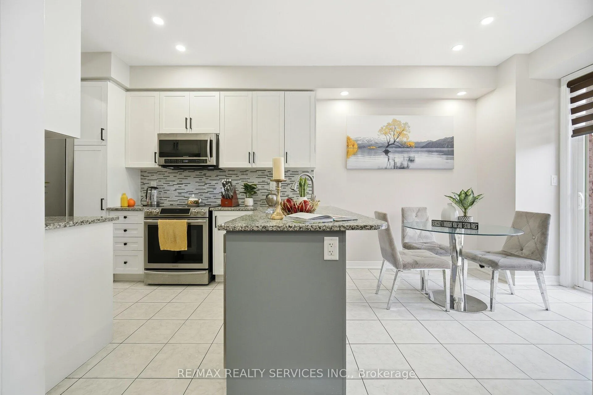Photo 15 of 40 Abigail Crescent, Caledon, Rural Caledon — HOMEH
