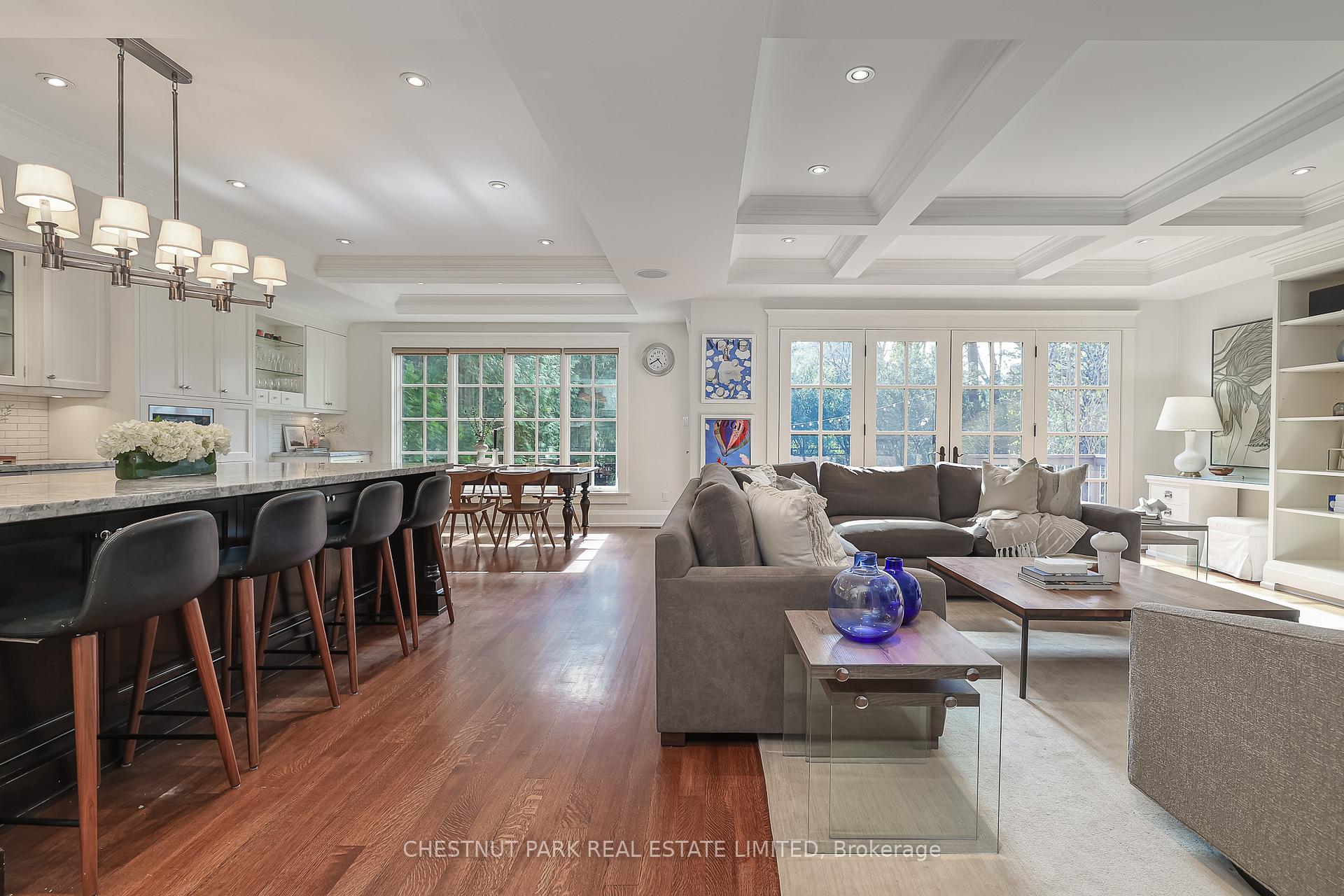 Photo 2 of 8 St Leonard's Crescent, Toronto, Lawrence Park South — HOMEH