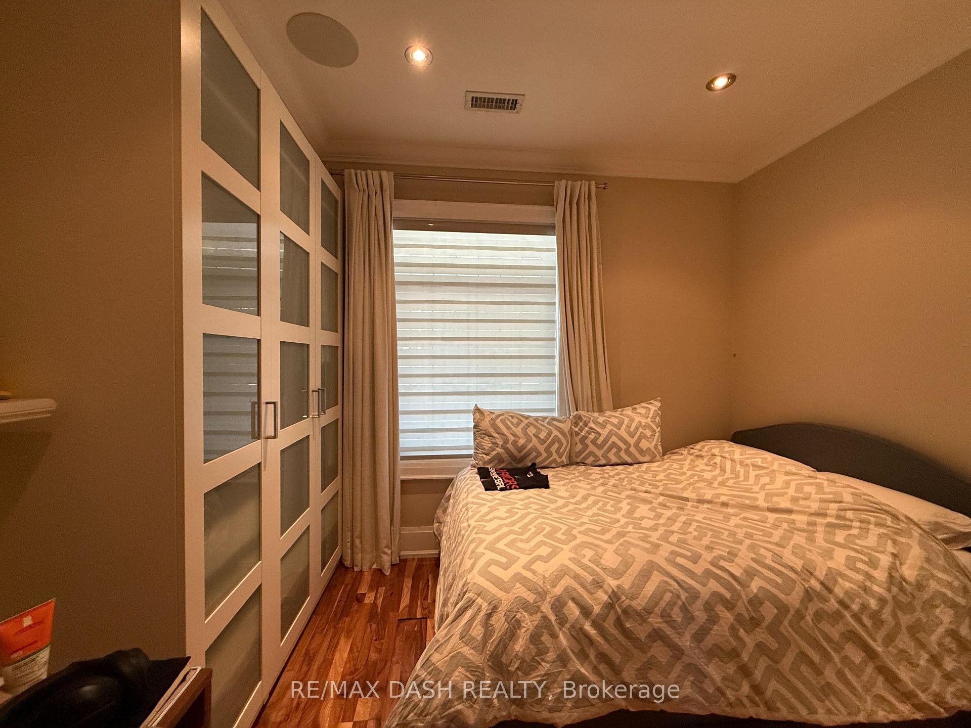 Photo 5 of Unit MAIN, 8 Beatrice Street, Toronto, Trinity-Bellwoods — HOMEH