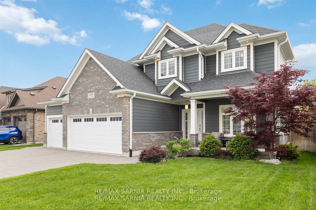 Photo 2 of 428 Darcy Drive, Strathroy-Caradoc, NE — HOMEH