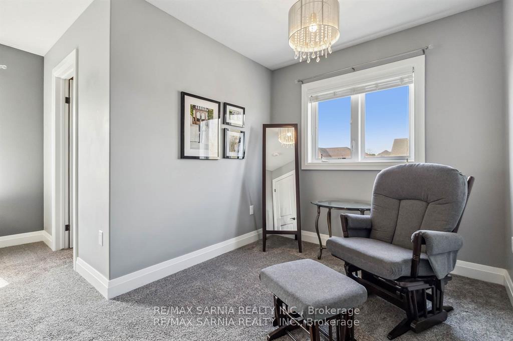 Photo 9 of 428 Darcy Drive, Strathroy-Caradoc, NE — HOMEH