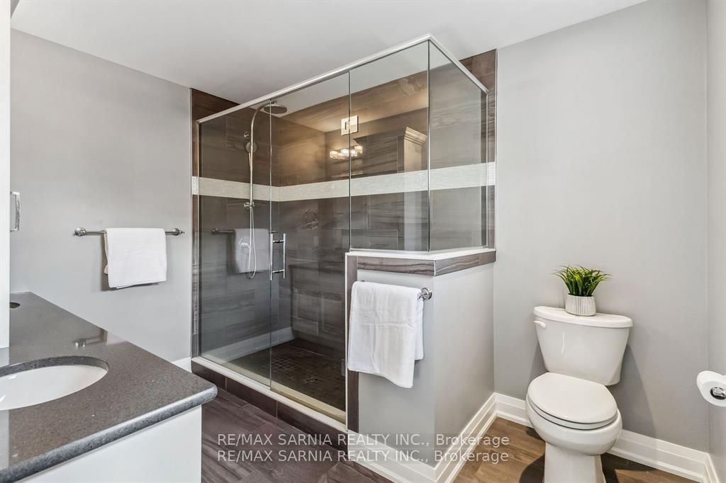 Photo 13 of 428 Darcy Drive, Strathroy-Caradoc, NE — HOMEH