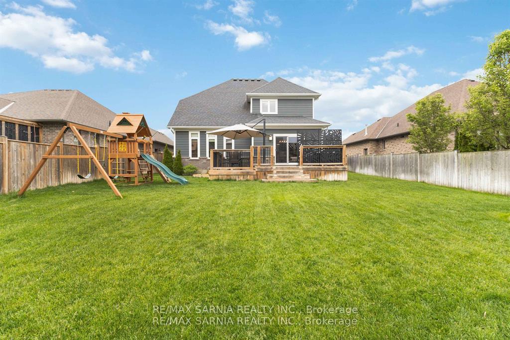 Photo 26 of 428 Darcy Drive, Strathroy-Caradoc, NE — HOMEH