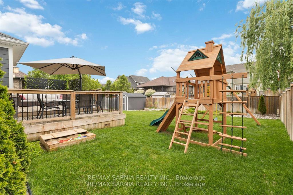 Photo 29 of 428 Darcy Drive, Strathroy-Caradoc, NE — HOMEH