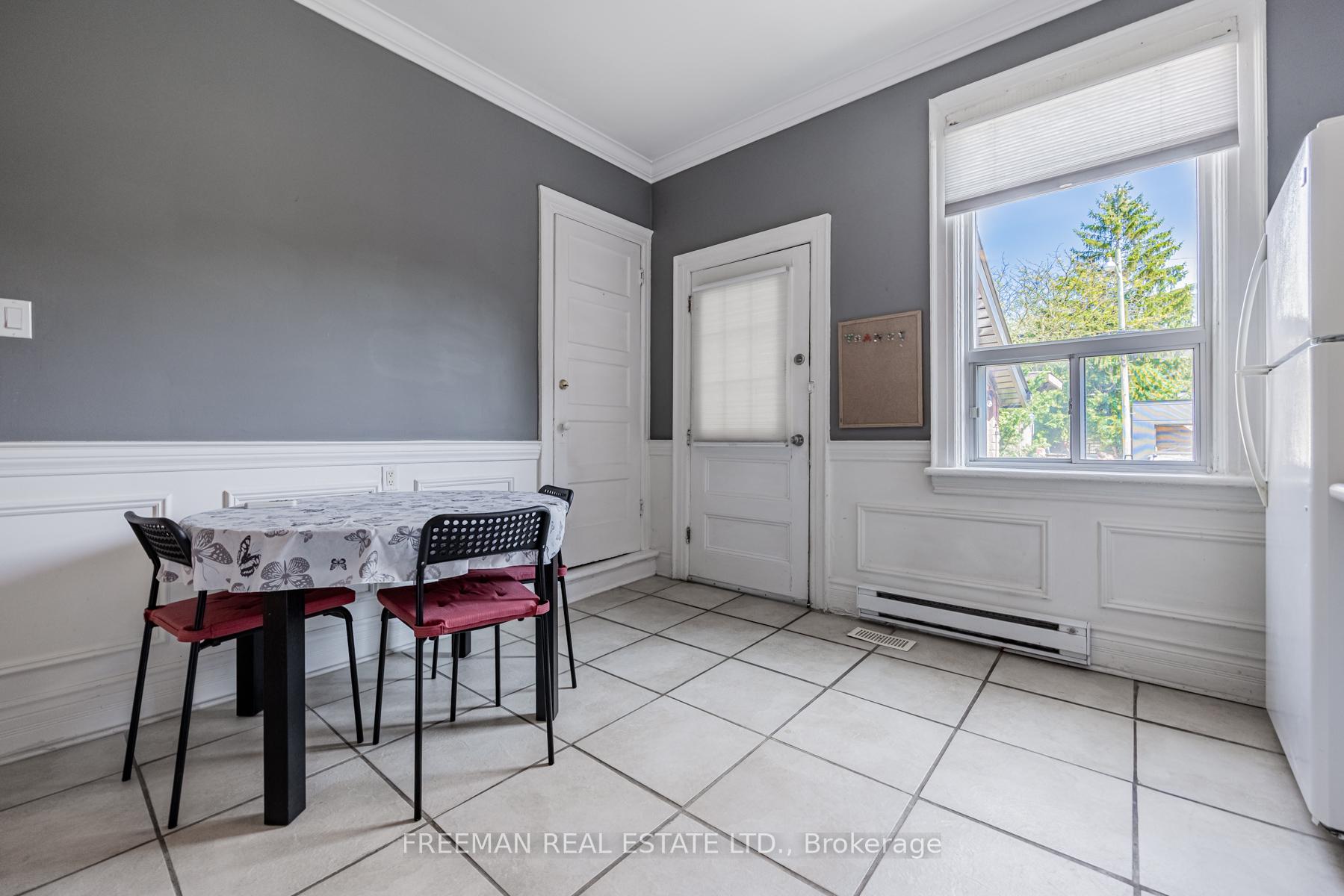 Photo 8 of 641 Bathurst Street, Toronto, University — HOMEH
