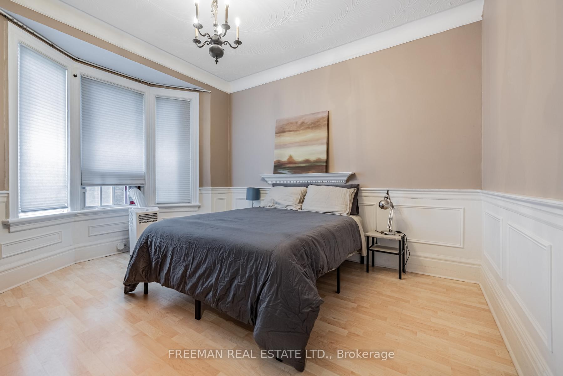 Photo 9 of 641 Bathurst Street, Toronto, University — HOMEH