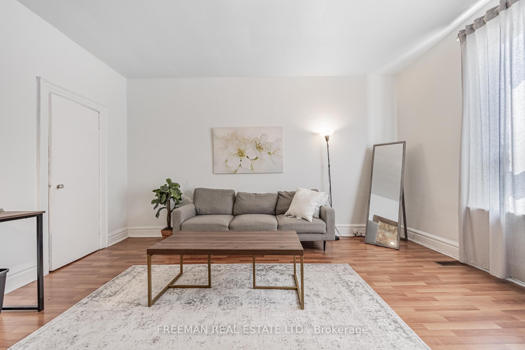 Photo 15 of 641 Bathurst Street, Toronto, University — HOMEH