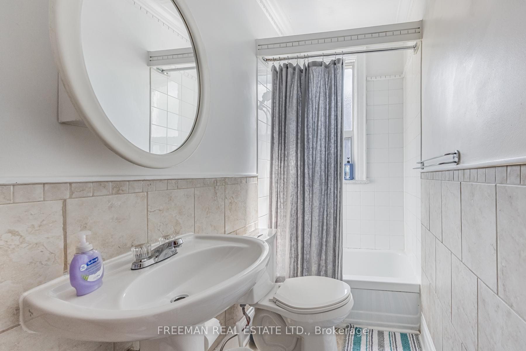 Photo 18 of 641 Bathurst Street, Toronto, University — HOMEH