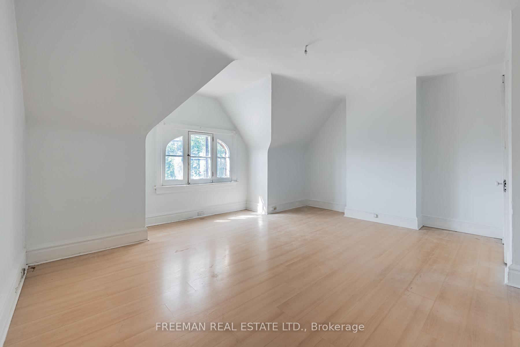 Photo 21 of 641 Bathurst Street, Toronto, University — HOMEH