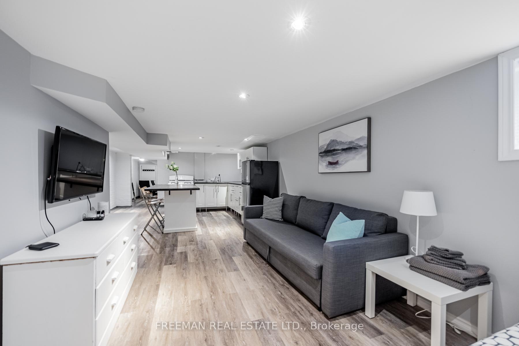 Photo 22 of 641 Bathurst Street, Toronto, University — HOMEH
