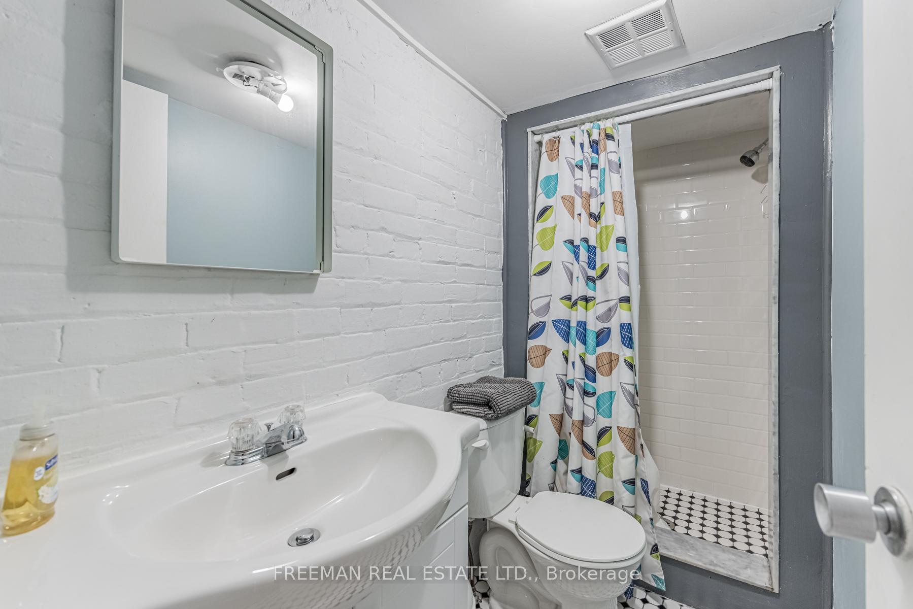 Photo 29 of 641 Bathurst Street, Toronto, University — HOMEH