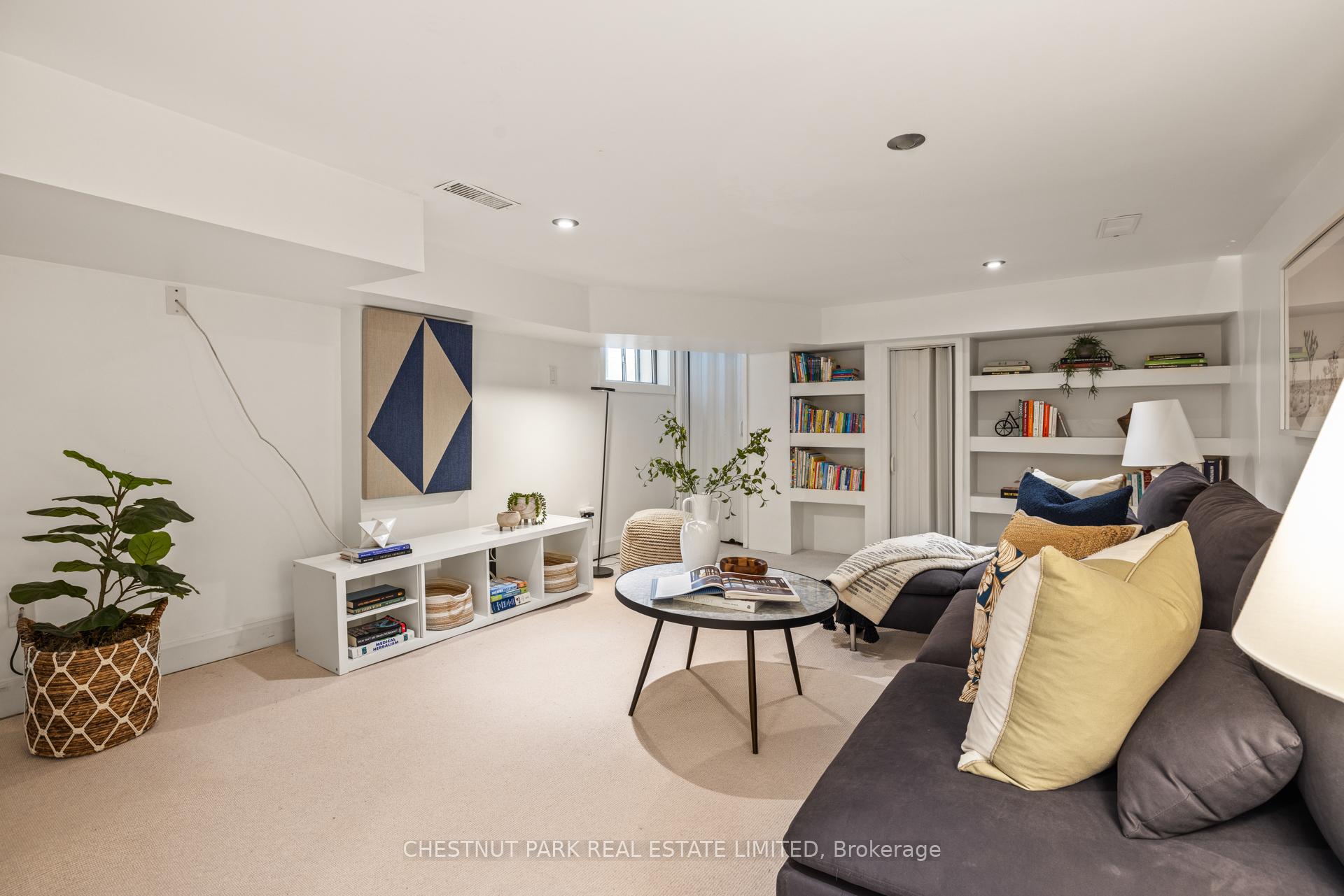Photo 32 of 161 Queensdale Avenue, Toronto, Danforth Village-East York — HOMEH
