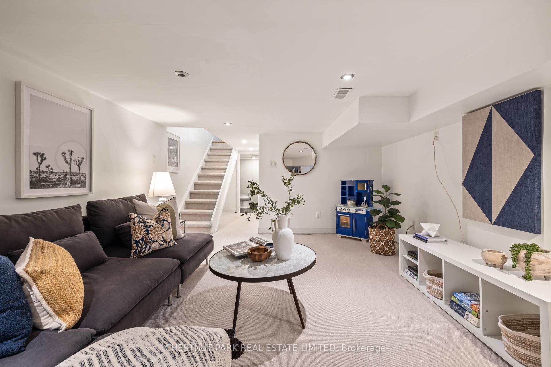 Photo 34 of 161 Queensdale Avenue, Toronto, Danforth Village-East York — HOMEH