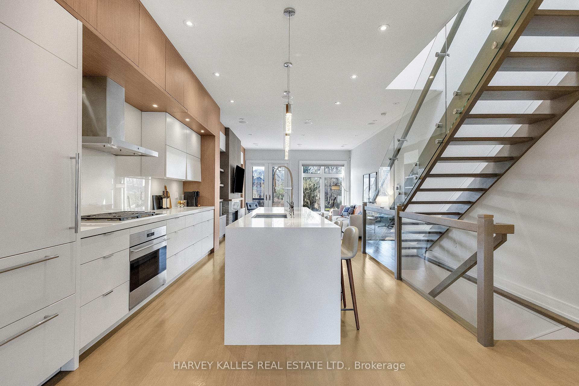 Photo 11 of 172A Lawrence Avenue E, Toronto, Lawrence Park North — HOMEH