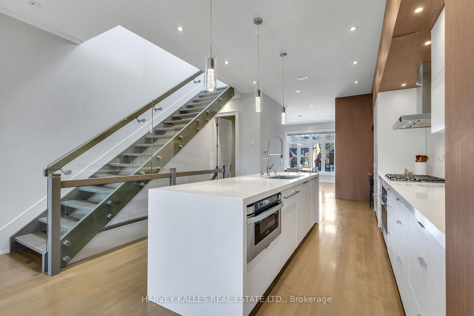 Photo 17 of 172A Lawrence Avenue E, Toronto, Lawrence Park North — HOMEH