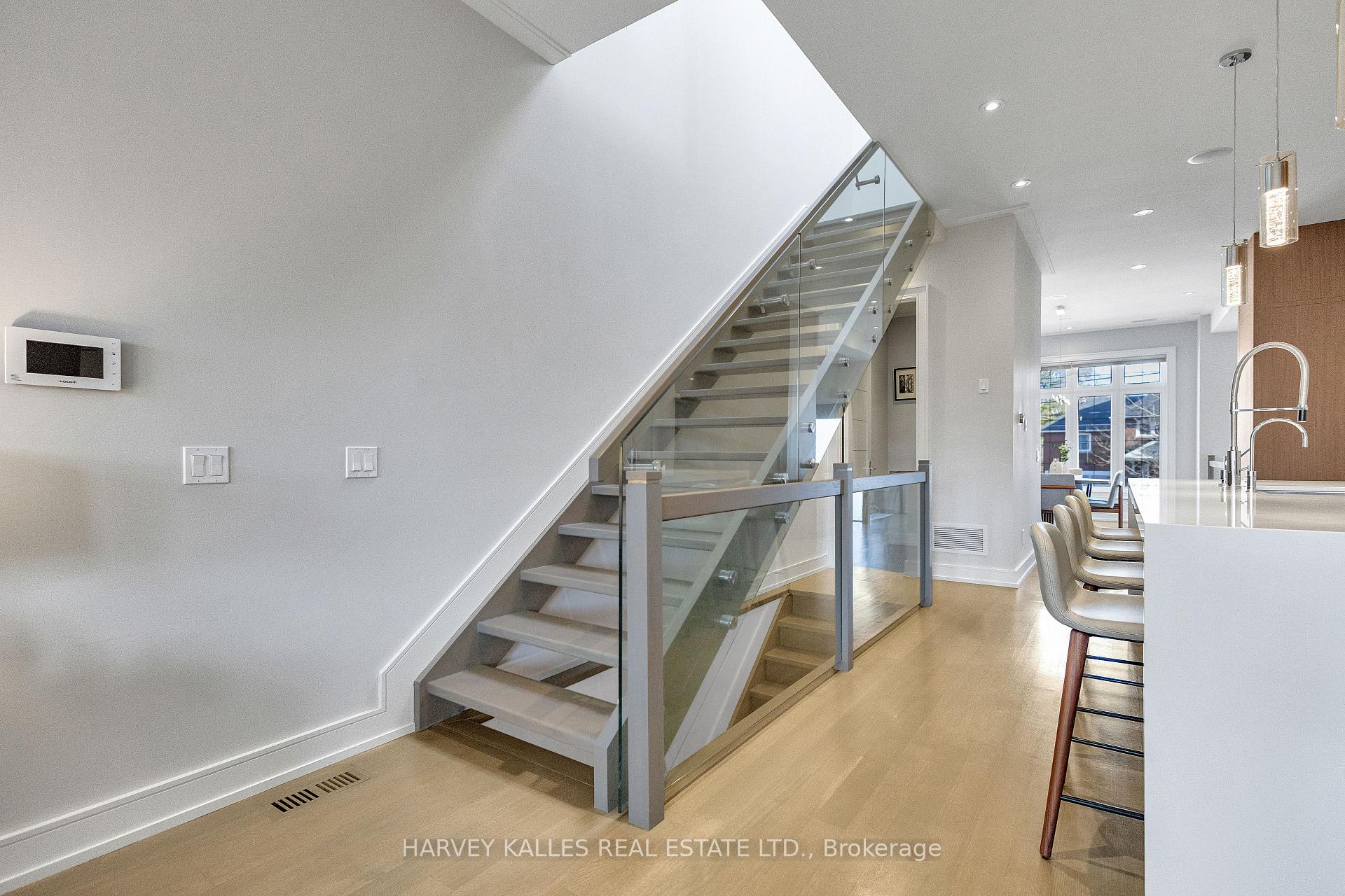 Photo 24 of 172A Lawrence Avenue E, Toronto, Lawrence Park North — HOMEH