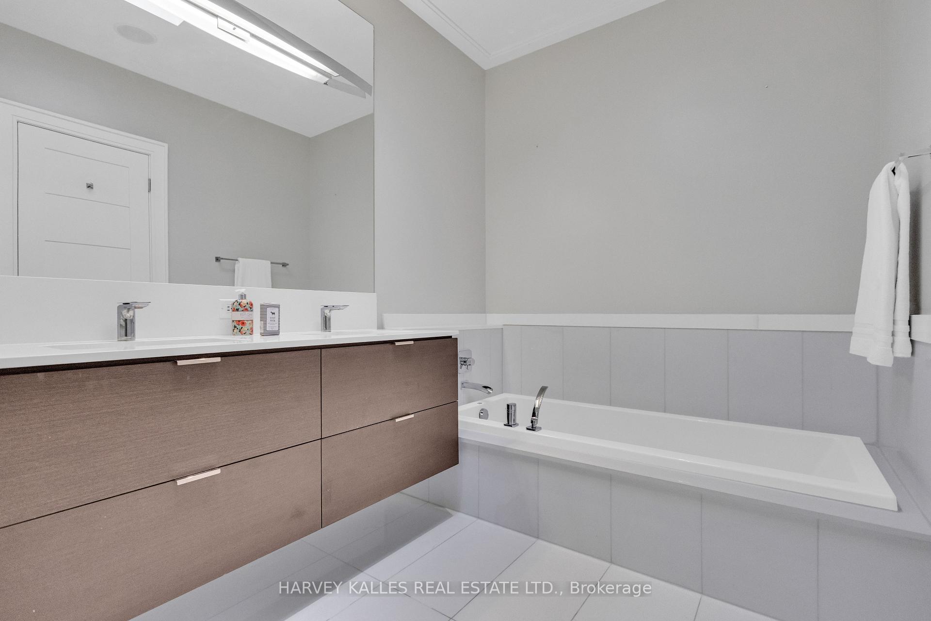 Photo 28 of 172A Lawrence Avenue E, Toronto, Lawrence Park North — HOMEH
