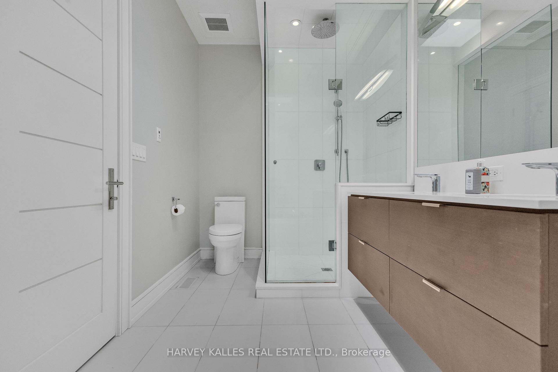 Photo 29 of 172A Lawrence Avenue E, Toronto, Lawrence Park North — HOMEH